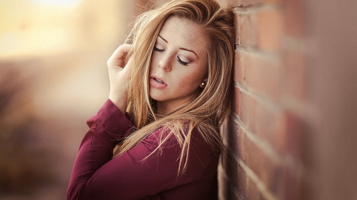 freckles, portrait, closed eyes, depth of field, blonde, girl, Alex Heitz, model