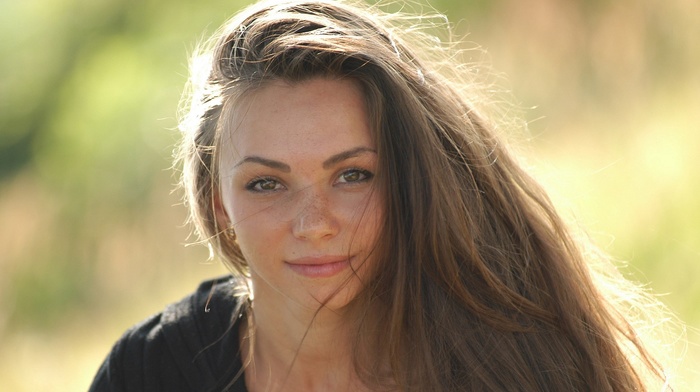 girl, long hair, green eyes, brunette, smiling