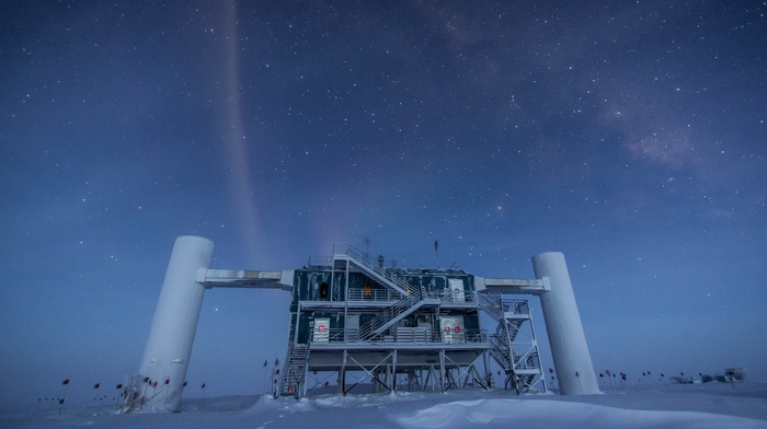 research centre, Antarctica, stars, snow