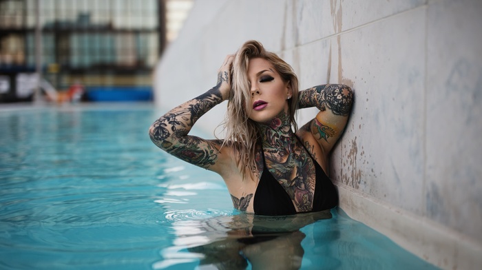black bikinis, tattoo, blonde, swimming pool, girl
