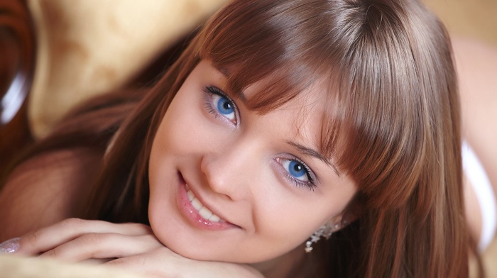 model, brunette