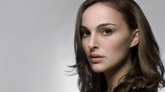 simple background, actress, closeup, brunette, Natalie Portman, face
