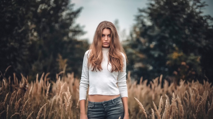 Martin Khn, trees, open mouth, white tops, girl, brunette, looking at viewer, long hair, nature, jeans, model, field, girl outdoors, depth of field