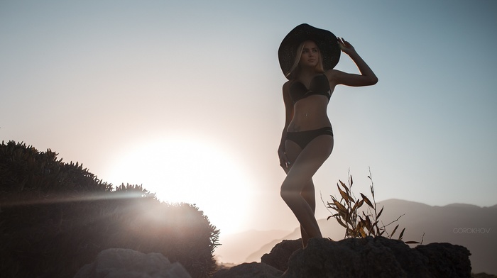 model, girl outdoors, hat
