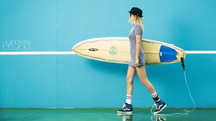 walls, hat, Hundertpfund, girl, girl with glasses, surfing, blonde, dress, model, sneakers