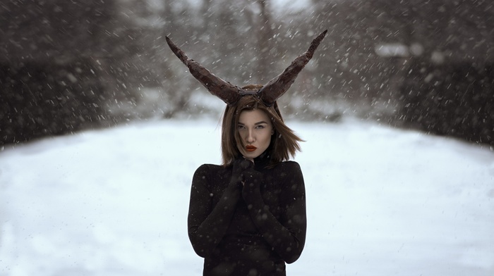 brunette, Katy Sendza, sweater, horns, red lipstick, winter, girl, depth of field, blue eyes, girl outdoors, snow