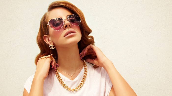 Lana Del Rey, girl, jewelry, singer, brunette, sunglasses, simple background, celebrity