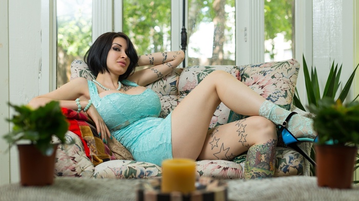 couch, model, big boobs, Ariane Saint, Amour, girl, plants
