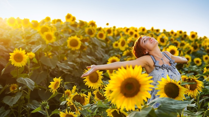 girl outdoors, armpits, smiling, sunflowers, model, happy, looking up, bare shoulders, field, depth of field, sun rays, blue dress, short hair, nature, girl, redhead