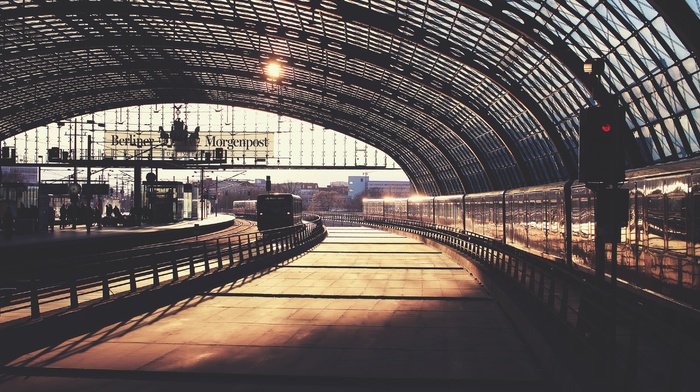 train station, architecture, urban, train, Berlin, photography, traffic lights, reflection, Sun