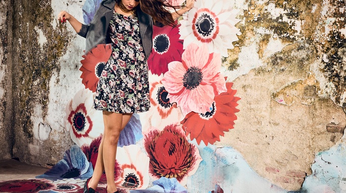 floral, wall, celebrity, girl, Selena Gomez, street art