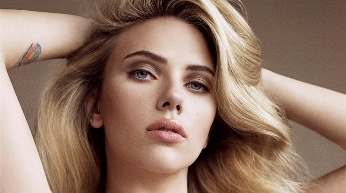 juicy lips, actress, long hair, Scarlett Johansson, blonde, closeup, looking at viewer