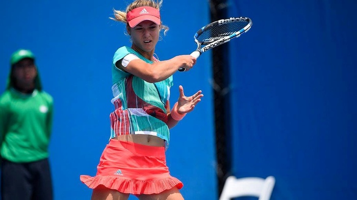 Anna Kalinskaya, tennis, tennis rackets, miniskirt