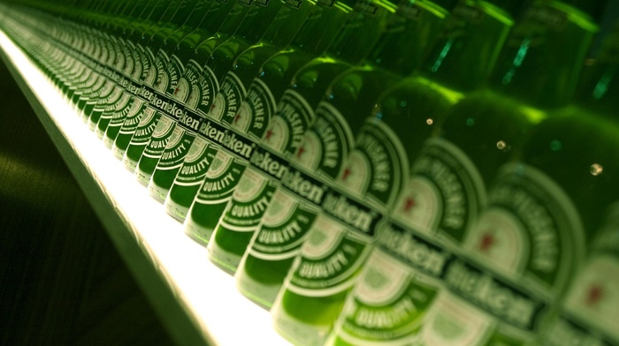 green, photography, alcohol, Dutch, bottles, depth of field, Heineken, beer