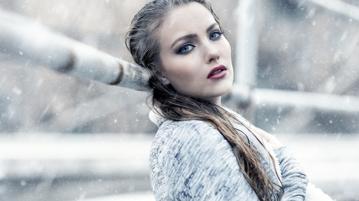 wet hair, portrait, depth of field, Alessandro Di Cicco, looking at viewer, blue eyes, face, snow, girl