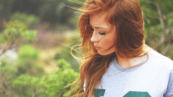 depth of field, windy, long hair, closed eyes, redhead, girl, T, shirt, model