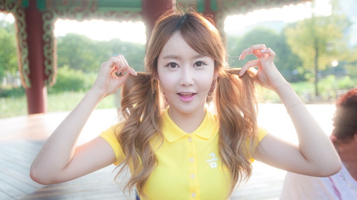 auburn hair, crayonpop, Asian, redhead, Geummi, twintails, brown eyes, girl