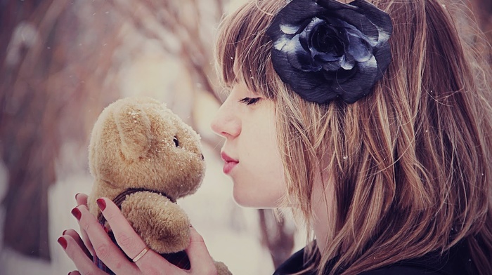 snow, teddy bears, girl, kissing, flower in hair