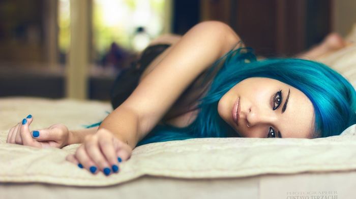 Saria Suicide, Gustavo Terzaghi, face, in bed, girl, brown eyes, depth of field, model, dyed hair, straight hair, long hair, looking at viewer, girl indoors