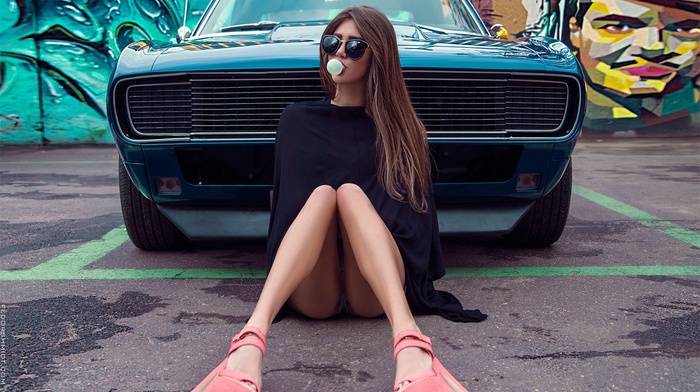pink heels, girl outdoors, sitting, bubble gum, car, girl, pink shoes, sunglasses