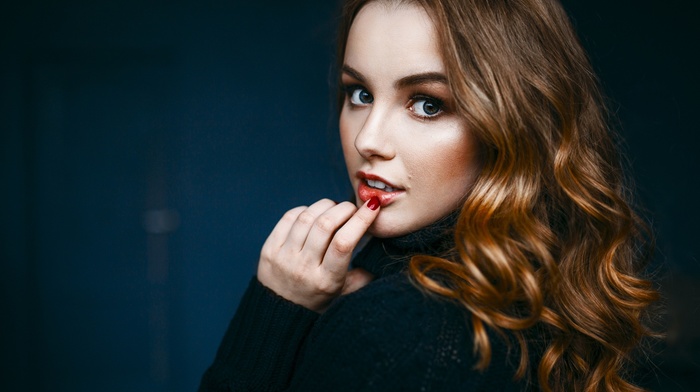 portrait, finger on lips, face, Julia Tavrina, blonde, model, girl, Ivan Proskurin, looking at viewer, 500px, red nails