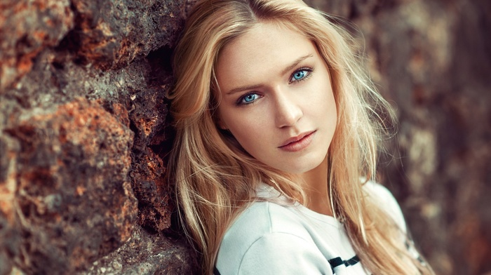 model, Lods Franck, blue eyes, blonde, portrait, face, girl, looking at viewer, depth of field, long hair, Eva Mikulski