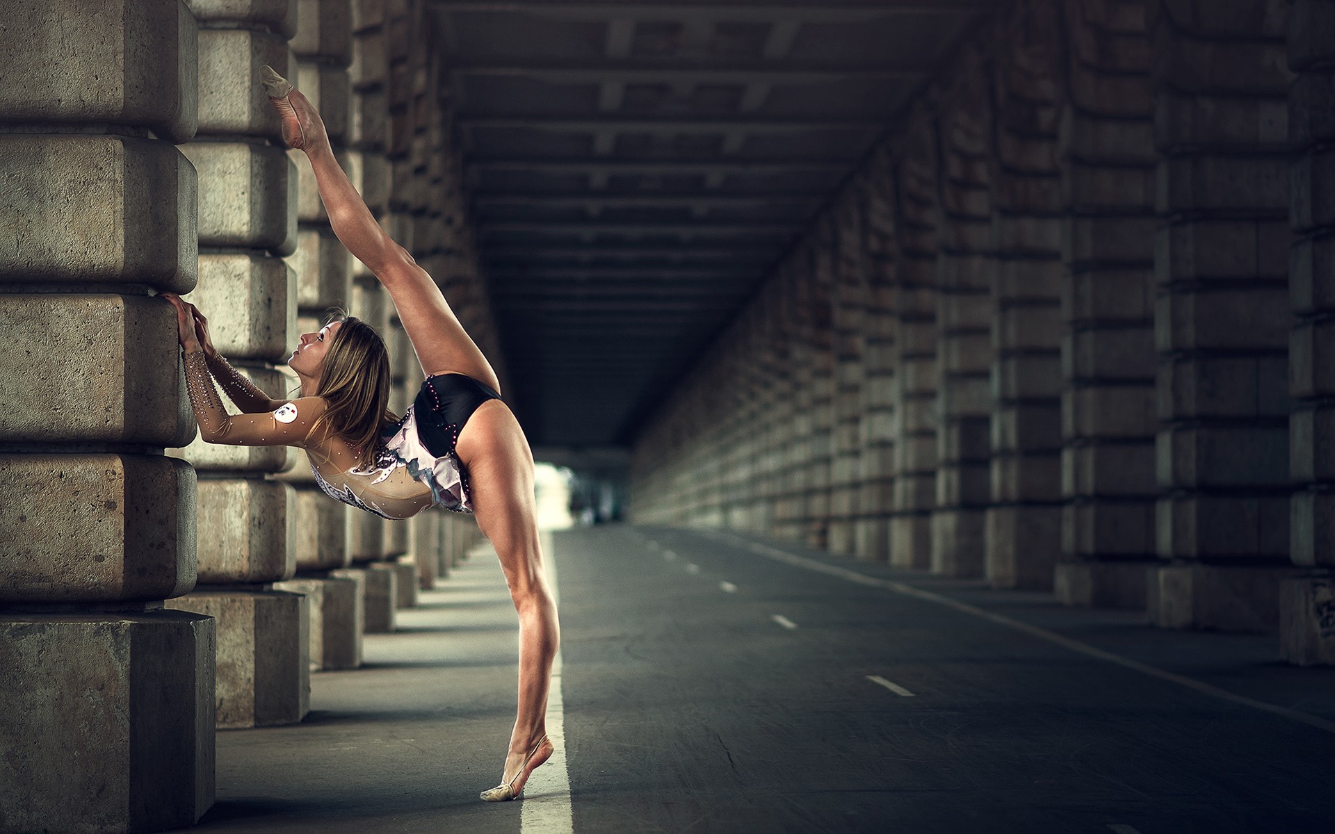 Wallpaper girl, ballet, sports.