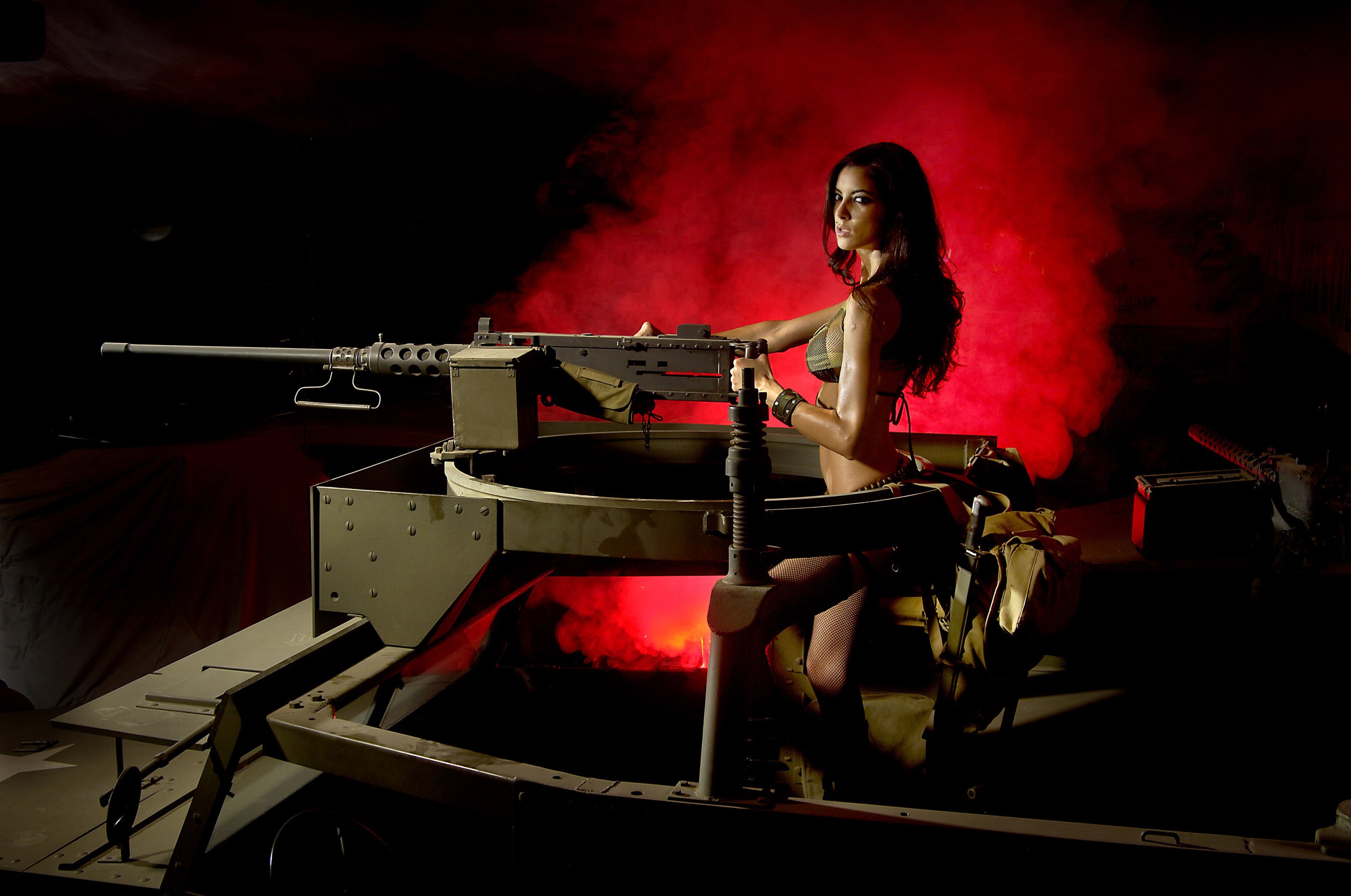Wallpaper girl, LeeAnna Vamp, weapon, model, machine gun.