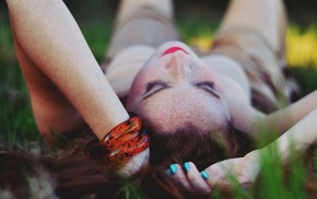 depth of field, girl, bracelets, freckles