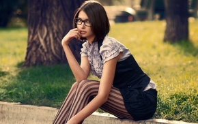glasses, legs