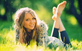 legs up, barefoot, hands on head, Diana Vickers, depth of field, smiling