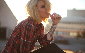 girl outdoors, blonde, Alysha Nett