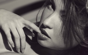 monochrome