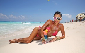 sea, beach, girl with glasses, model, sand, cocktails