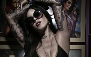 model, girl with glasses, Kat Von D, black hair, tattoo, girl
