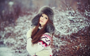 auburn hair, sweater, girl outdoors, winter, gloves, fur