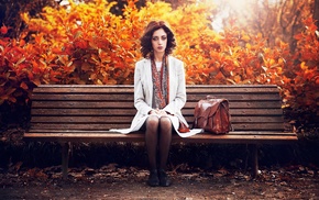 model, auburn hair, girl outdoors, bench, girl