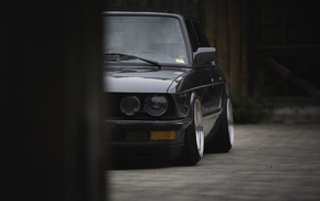 low, BMW E28