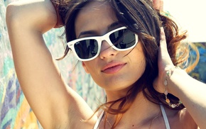 bracelets, face, armpits, juicy lips, sunglasses, brunette