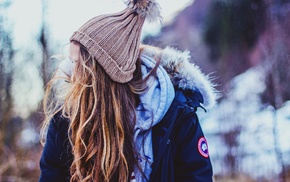 blonde, snow