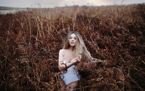 girl outdoors, model
