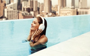 headphones, Doutzen Kroes, smiling, swimming pool, blonde, wet body