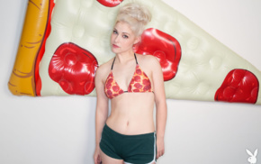 Dodger Leigh, pizzas, Playboy, bikini
