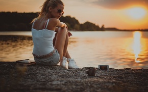 sunset, iPhone, girl outdoors, glasses, blonde, depth of field