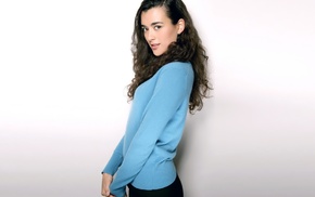 USA, curly hair, Cote de Pablo, simple background, brown eyes, girl