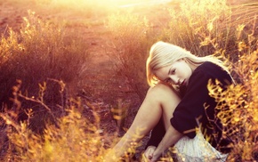 head on knees, blonde, field, girl