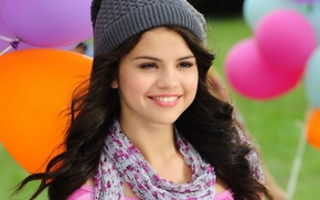 Latinas, celebrity, smiling, Selena Gomez
